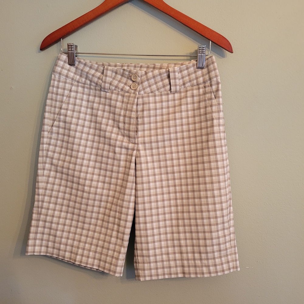 Nike Tan and White Bermuda Shorts Lightweight Cotton